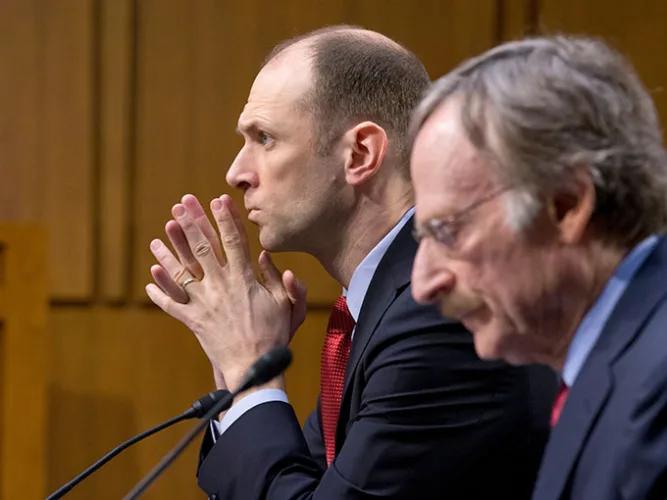 Federal Reserve official backs interest rate hike